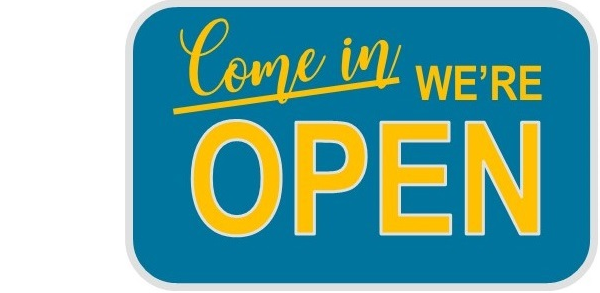 Schild mit Schriftzug "We're open"